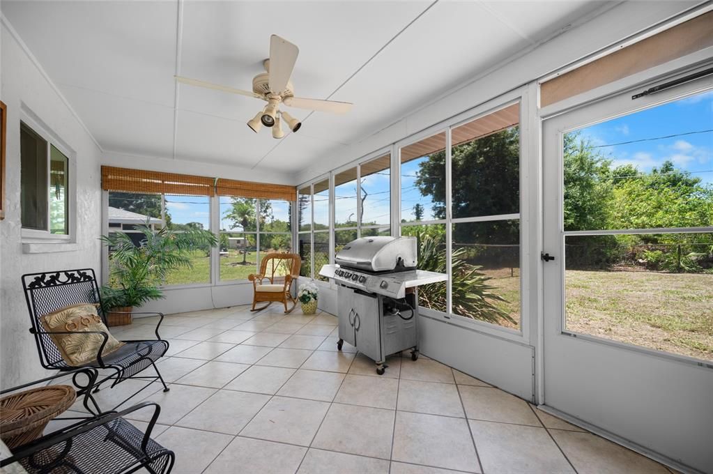 Active With Contract: $265,000 (2 beds, 2 baths, 1254 Square Feet)