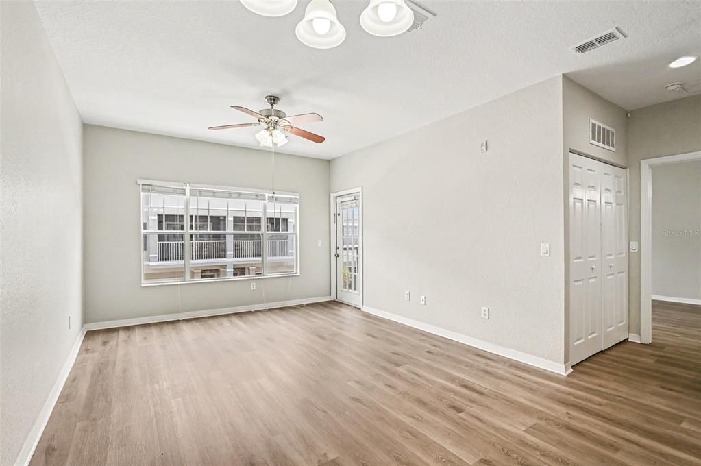 For Sale: $265,000 (3 beds, 2 baths, 1457 Square Feet)