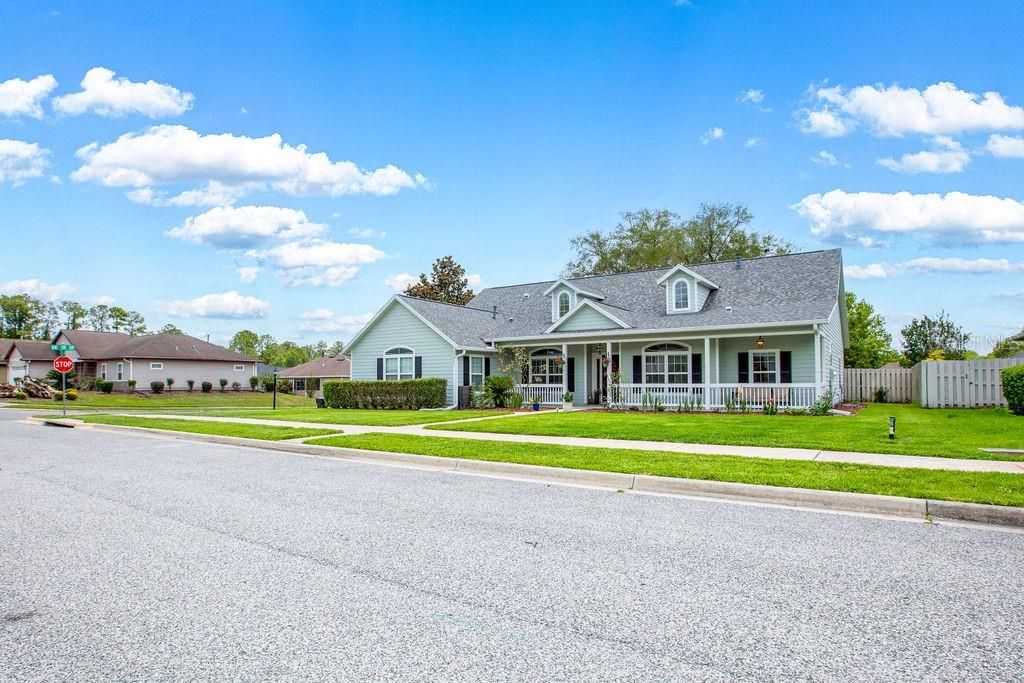 For Sale: $479,900 (4 beds, 2 baths, 2366 Square Feet)