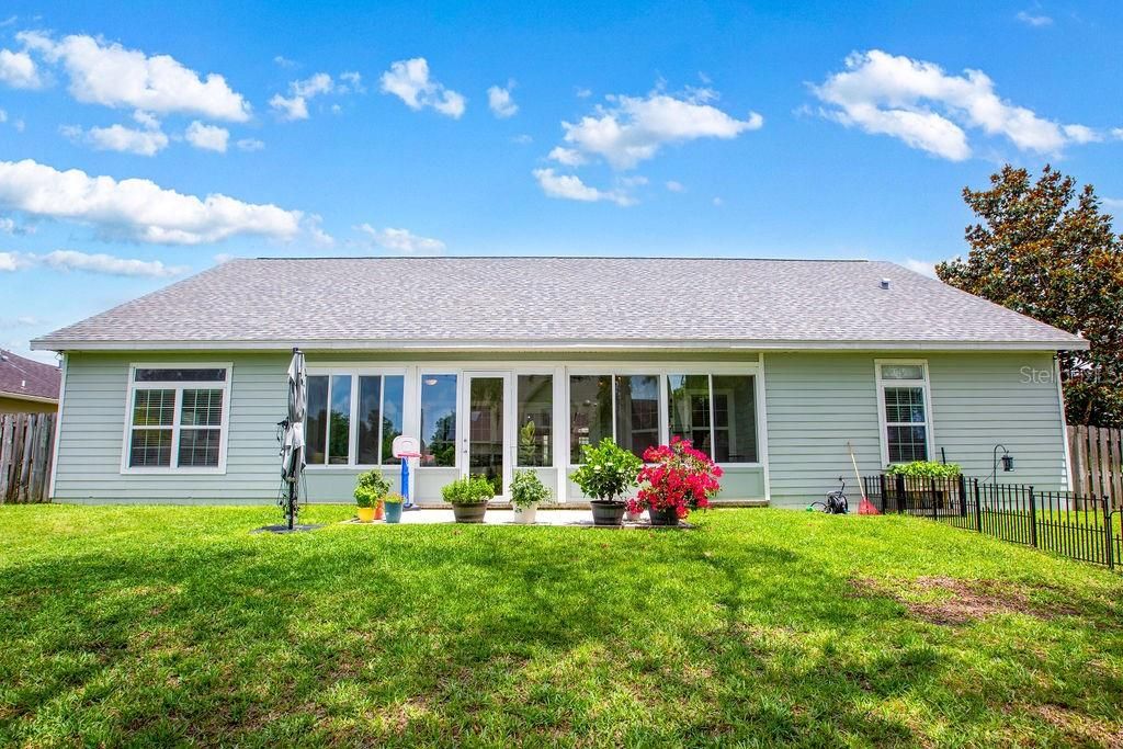 For Sale: $479,900 (4 beds, 2 baths, 2366 Square Feet)