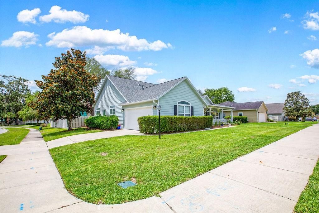 For Sale: $479,900 (4 beds, 2 baths, 2366 Square Feet)
