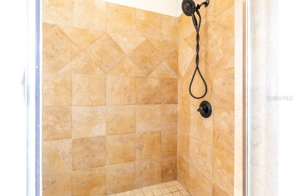 For Sale: $479,900 (4 beds, 2 baths, 2366 Square Feet)