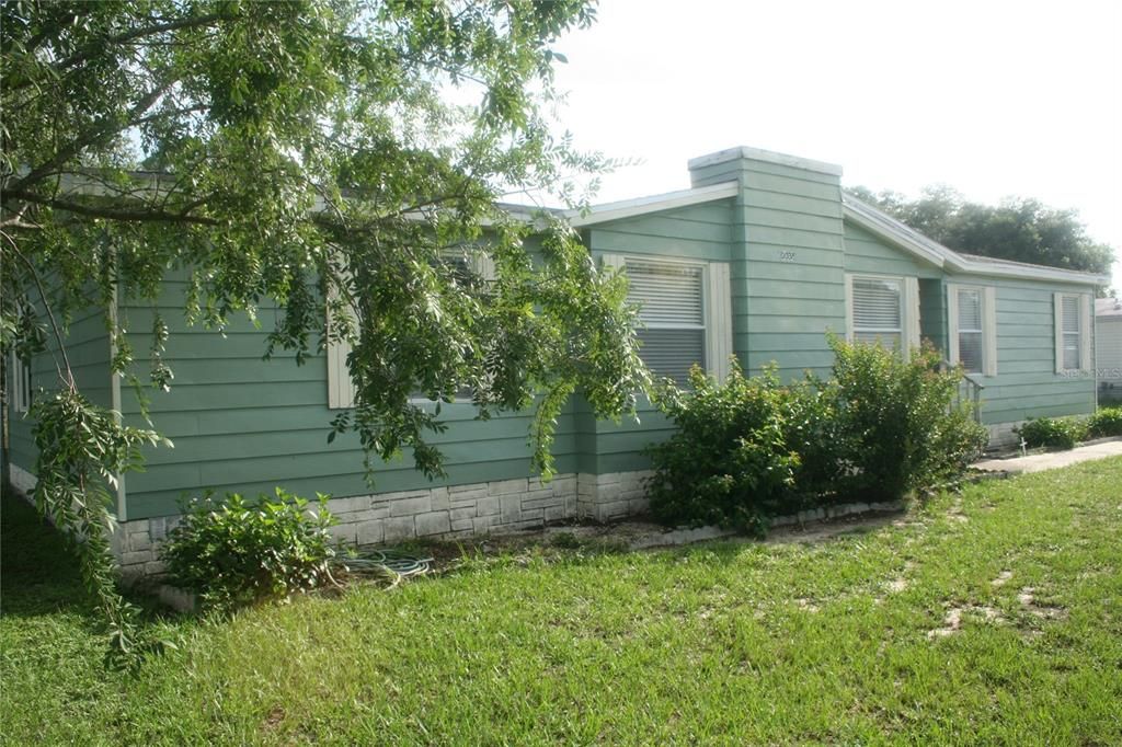 Active With Contract: $159,900 (3 beds, 2 baths, 1520 Square Feet)