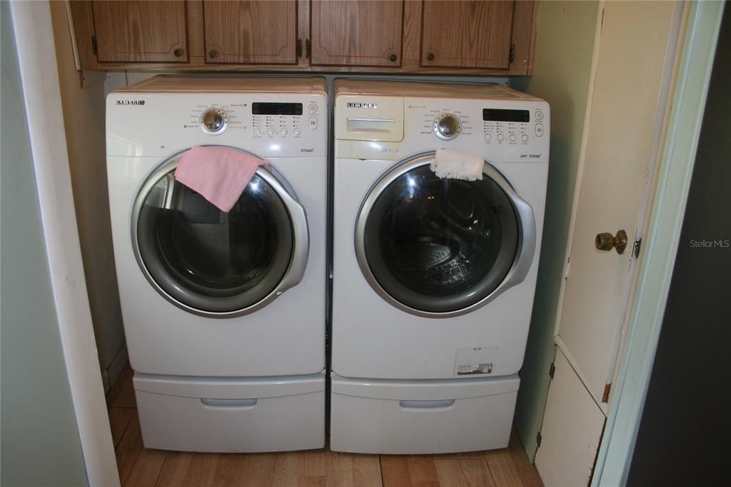 Active With Contract: $159,900 (3 beds, 2 baths, 1520 Square Feet)