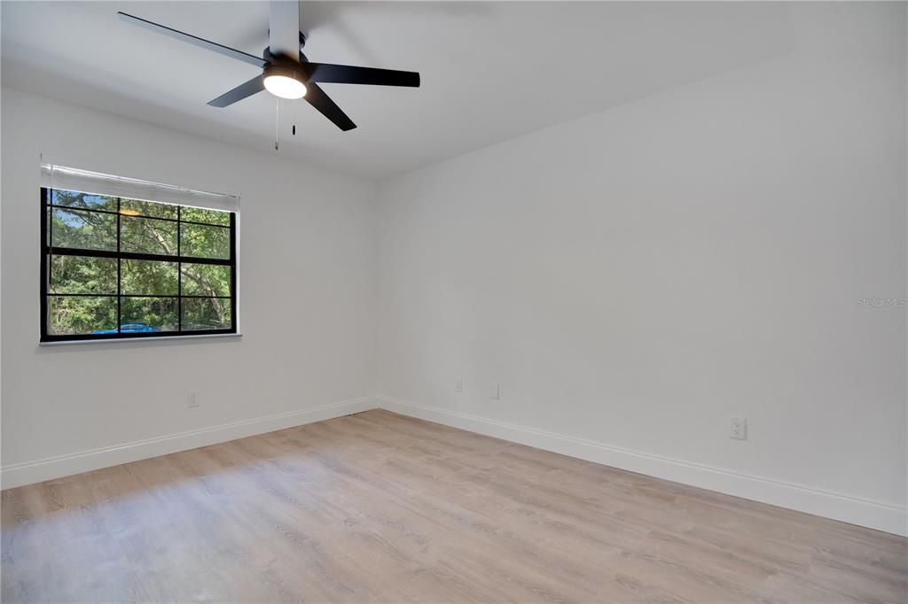 For Sale: $399,900 (3 beds, 2 baths, 1434 Square Feet)