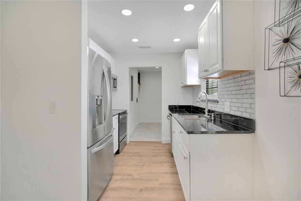 For Sale: $399,900 (3 beds, 2 baths, 1434 Square Feet)