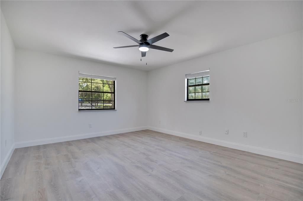 For Sale: $399,900 (3 beds, 2 baths, 1434 Square Feet)