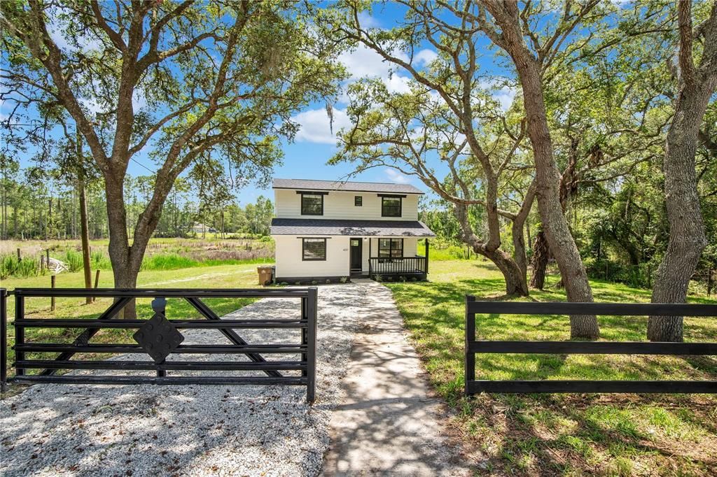 For Sale: $399,900 (3 beds, 2 baths, 1434 Square Feet)