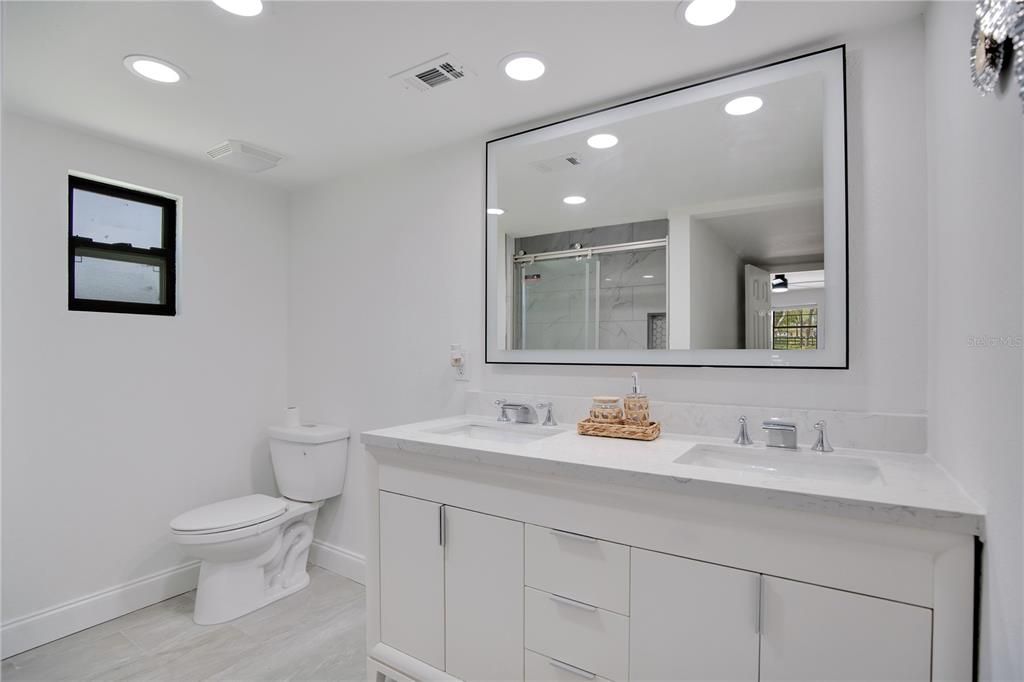 For Sale: $399,900 (3 beds, 2 baths, 1434 Square Feet)