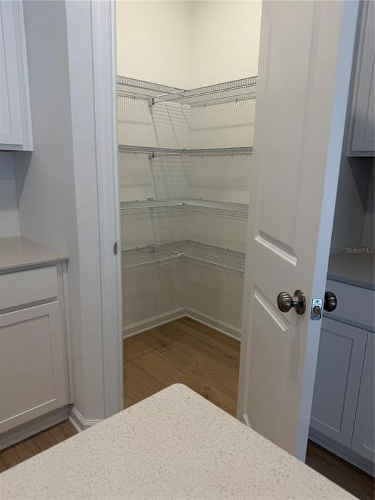 For Rent: $2,350 (3 beds, 2 baths, 1664 Square Feet)