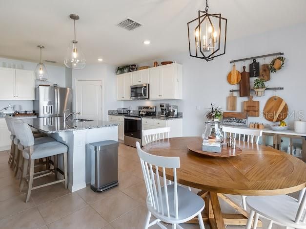 For Sale: $459,000 (5 beds, 3 baths, 2674 Square Feet)