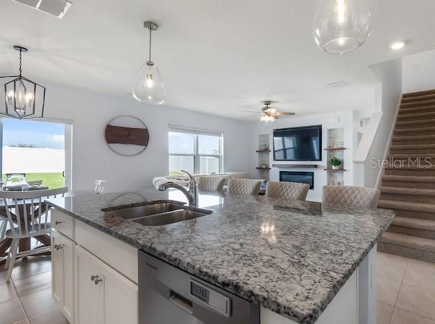 For Sale: $459,000 (5 beds, 3 baths, 2674 Square Feet)