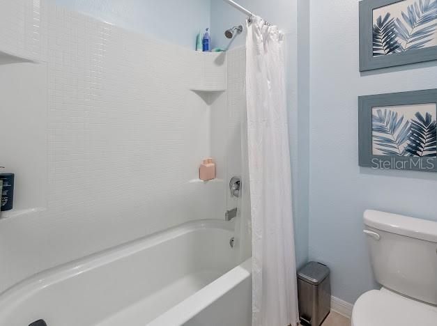For Sale: $459,000 (5 beds, 3 baths, 2674 Square Feet)