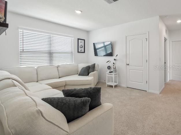 For Sale: $459,000 (5 beds, 3 baths, 2674 Square Feet)