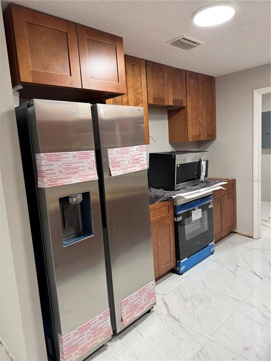 For Sale: $286,000 (5 beds, 2 baths, 1269 Square Feet)