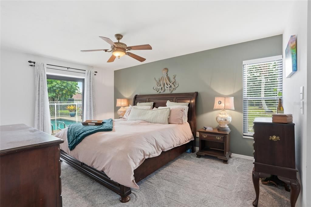 For Sale: $550,000 (3 beds, 2 baths, 1964 Square Feet)