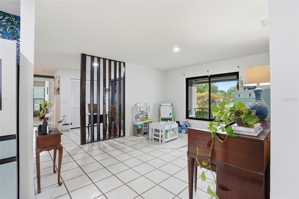 For Sale: $550,000 (3 beds, 2 baths, 1964 Square Feet)