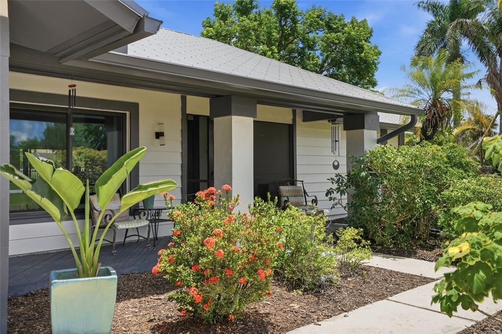 For Sale: $550,000 (3 beds, 2 baths, 1964 Square Feet)
