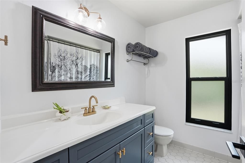 For Sale: $550,000 (3 beds, 2 baths, 1964 Square Feet)