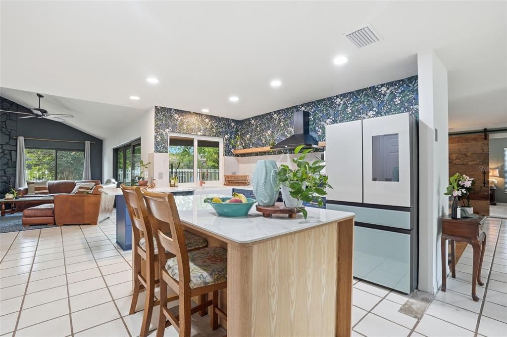 For Sale: $550,000 (3 beds, 2 baths, 1964 Square Feet)