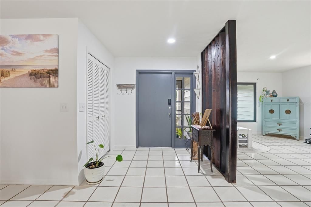 For Sale: $550,000 (3 beds, 2 baths, 1964 Square Feet)