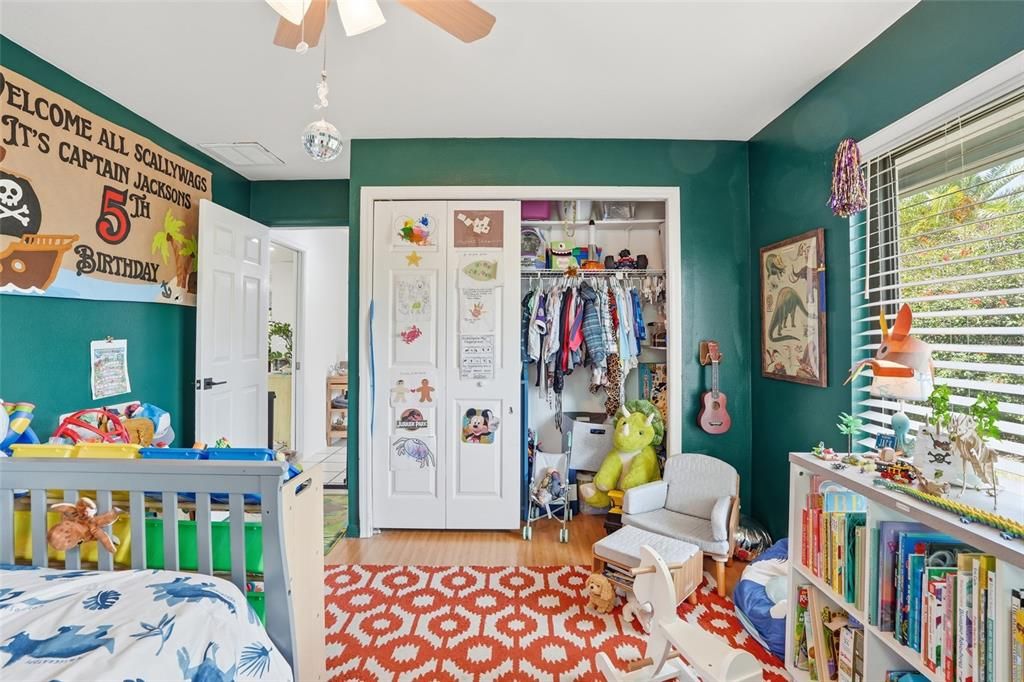 For Sale: $550,000 (3 beds, 2 baths, 1964 Square Feet)