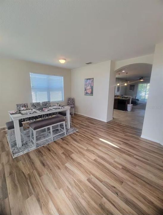 For Rent: $2,350 (4 beds, 2 baths, 1883 Square Feet)