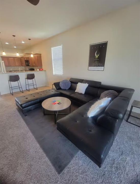 For Rent: $2,350 (4 beds, 2 baths, 1883 Square Feet)