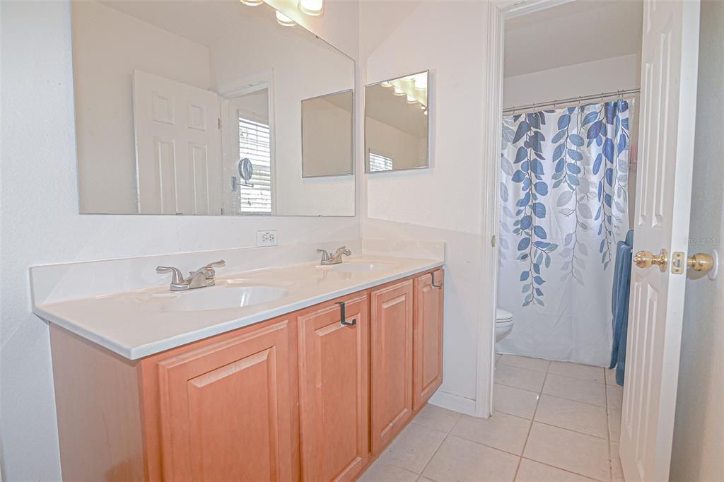 For Sale: $390,000 (4 beds, 2 baths, 2215 Square Feet)