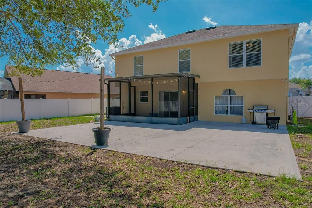 For Sale: $390,000 (4 beds, 2 baths, 2215 Square Feet)