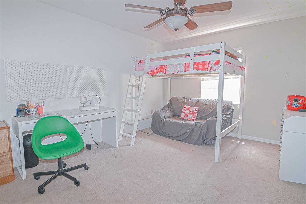 For Sale: $390,000 (4 beds, 2 baths, 2215 Square Feet)
