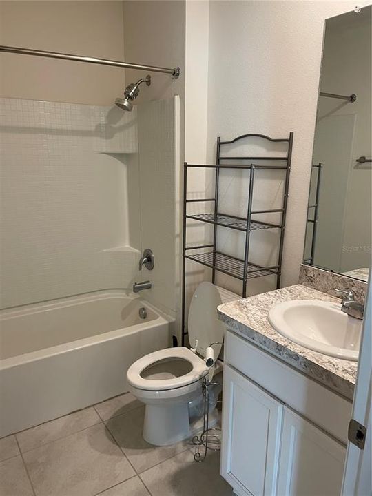 На продажу: $355,900 (5 спален, 3 ванн, 2696 Квадратных фут)