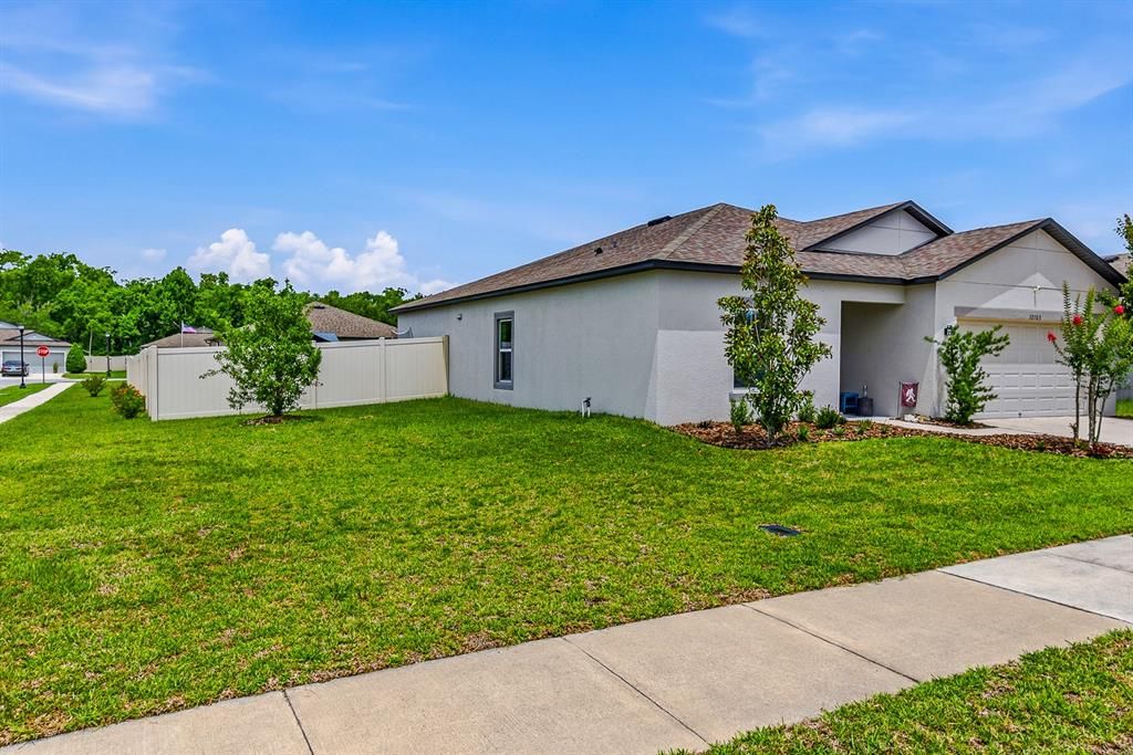 For Sale: $345,000 (4 beds, 2 baths, 1746 Square Feet)