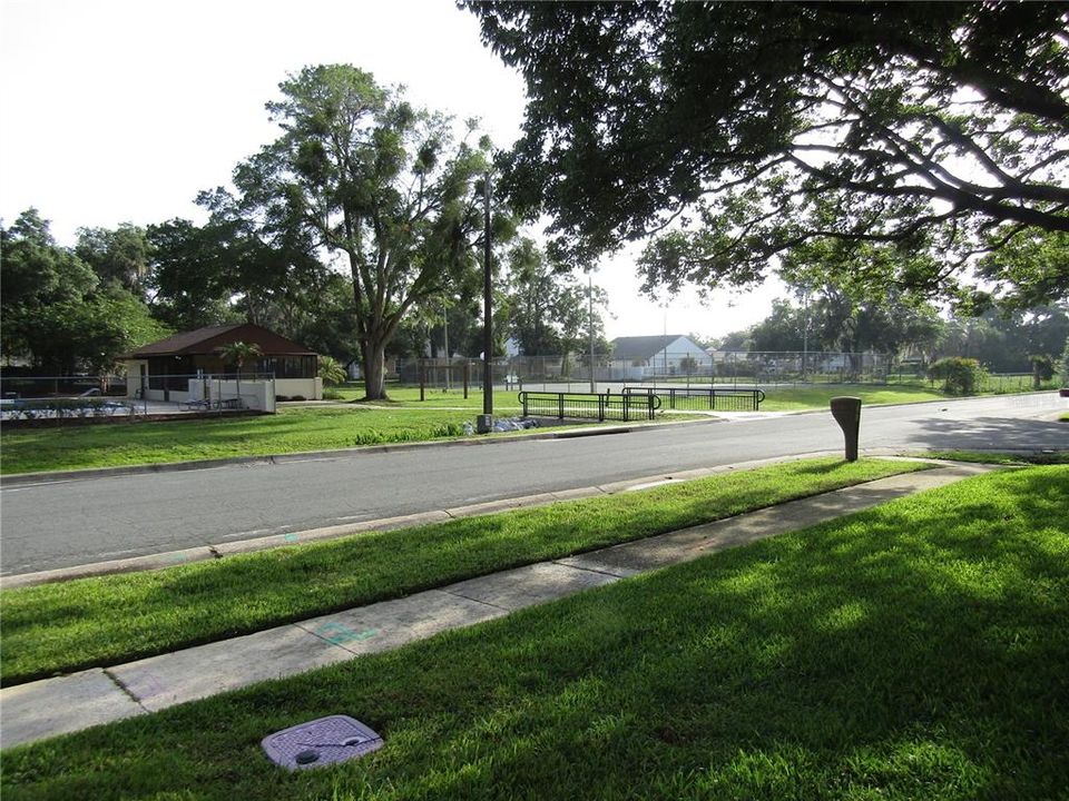 For Sale: $279,000 (2 beds, 2 baths, 1124 Square Feet)