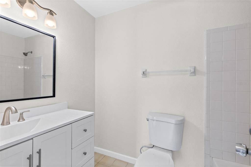 For Sale: $279,000 (2 beds, 2 baths, 1124 Square Feet)