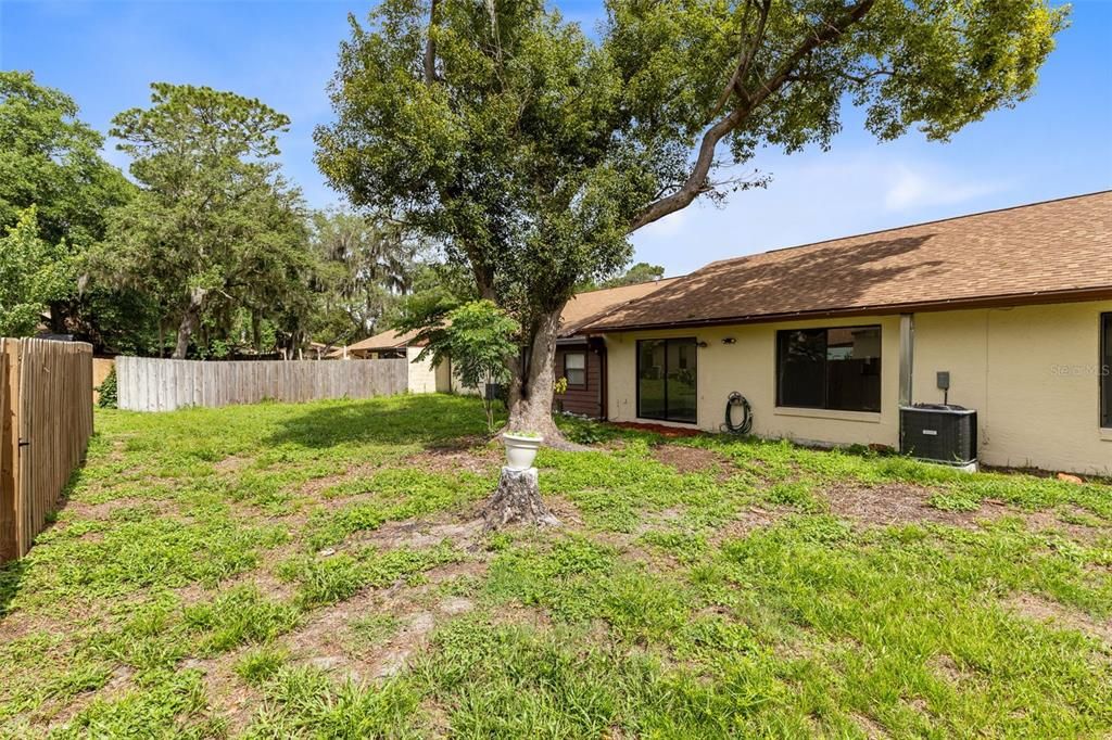 For Sale: $279,000 (2 beds, 2 baths, 1124 Square Feet)