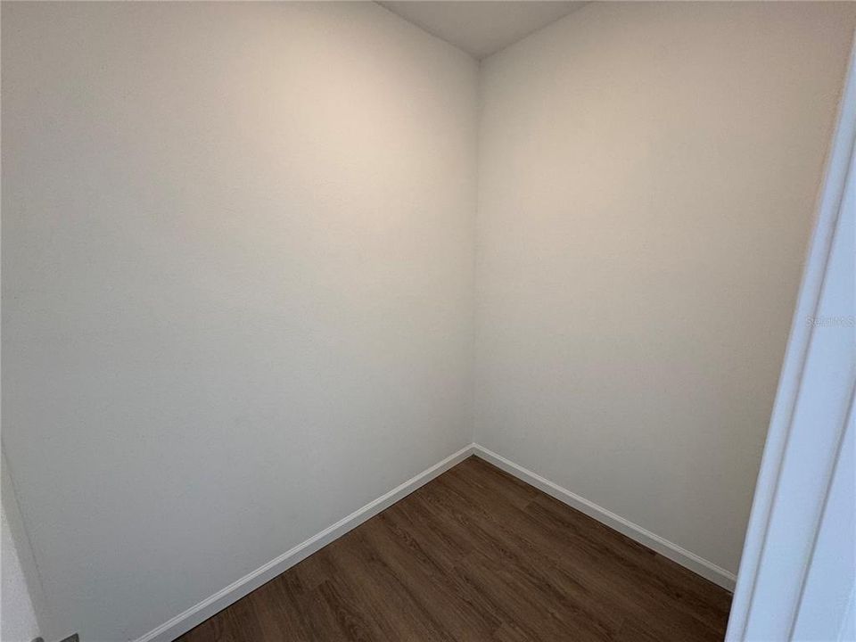 В аренду: $2,300 (3 спален, 2 ванн, 1687 Квадратных фут)