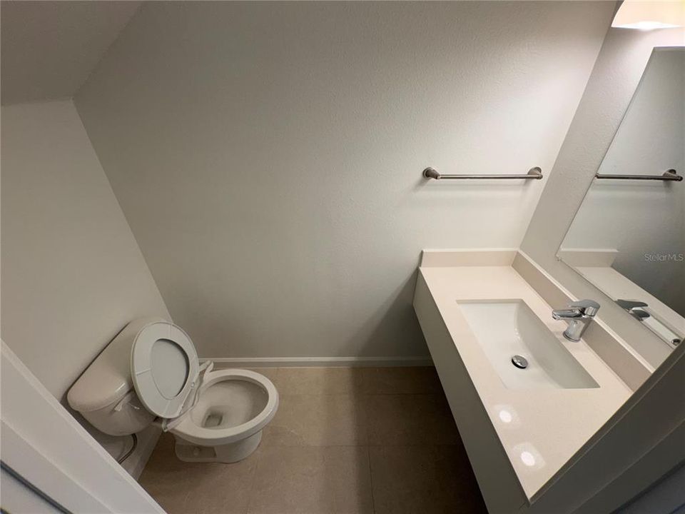 В аренду: $2,300 (3 спален, 2 ванн, 1687 Квадратных фут)