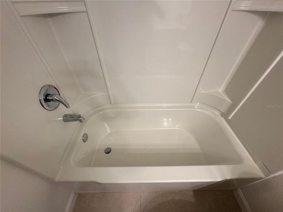 В аренду: $2,300 (3 спален, 2 ванн, 1687 Квадратных фут)