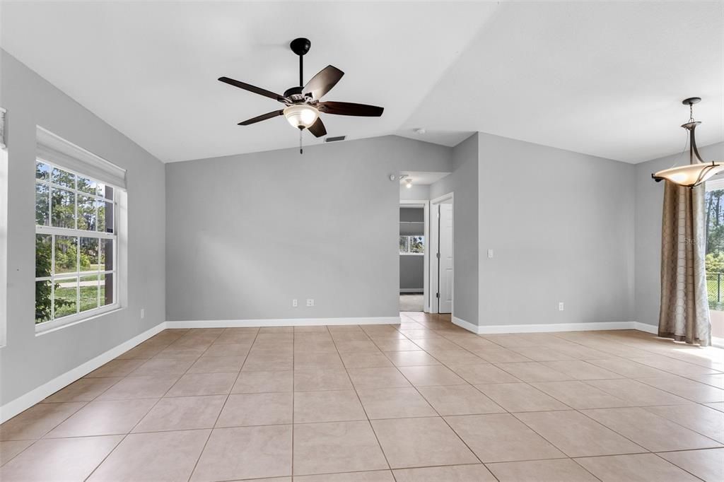 For Sale: $299,000 (3 beds, 2 baths, 1612 Square Feet)