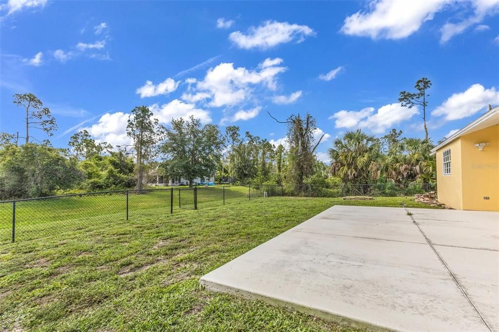 For Sale: $299,000 (3 beds, 2 baths, 1612 Square Feet)
