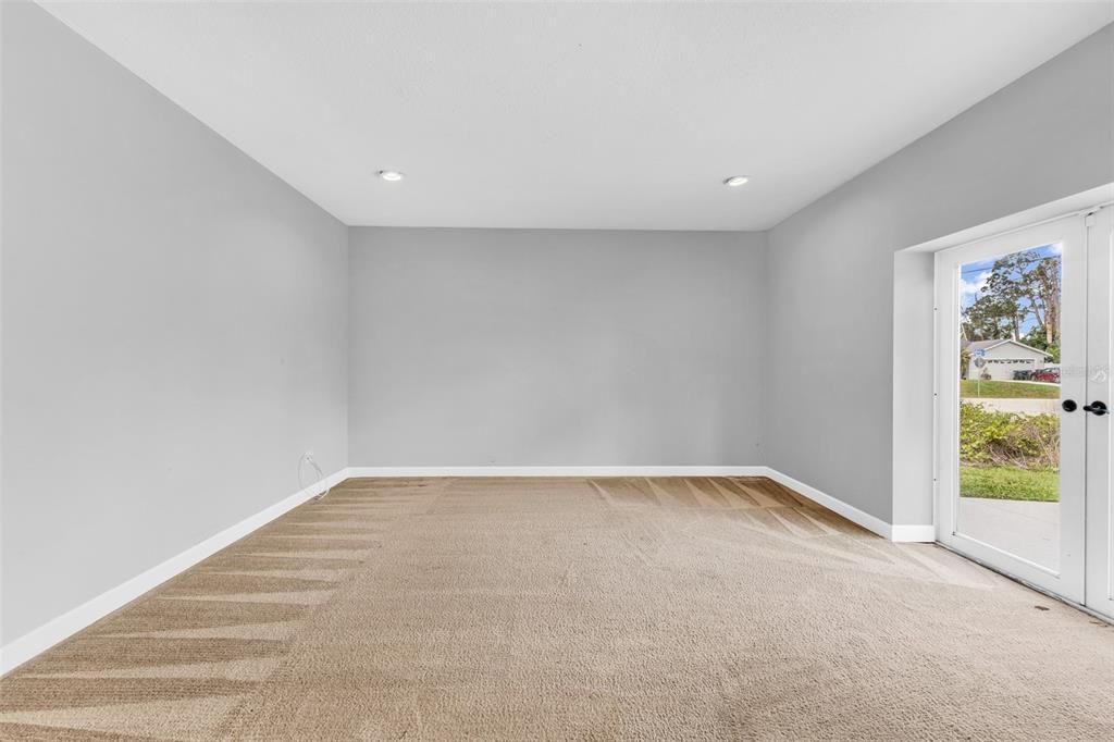 For Sale: $299,000 (3 beds, 2 baths, 1612 Square Feet)