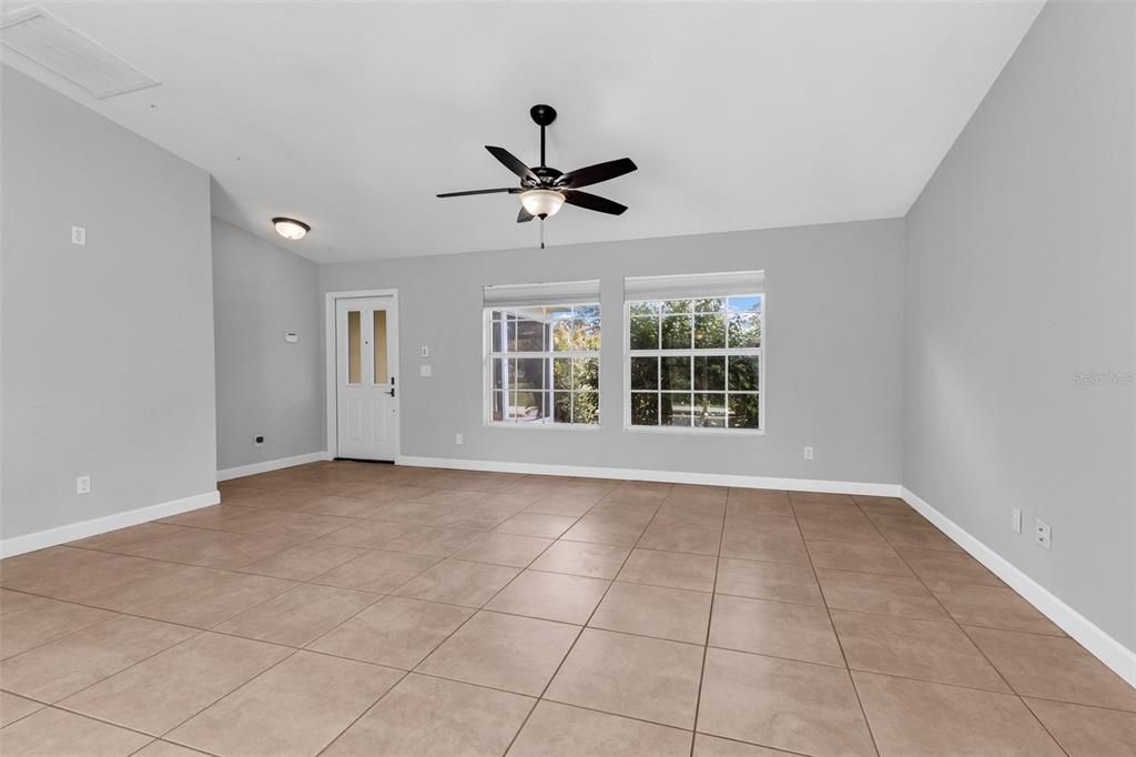 For Sale: $299,000 (3 beds, 2 baths, 1612 Square Feet)