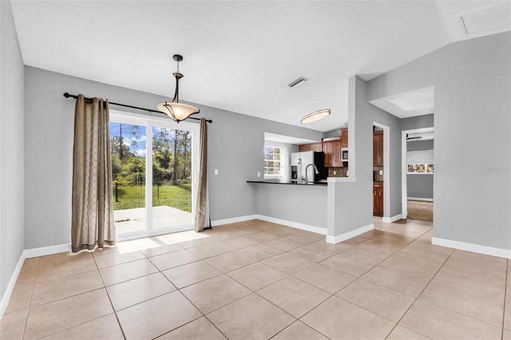 For Sale: $299,000 (3 beds, 2 baths, 1612 Square Feet)