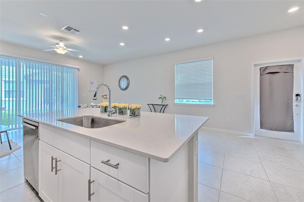For Sale: $349,900 (3 beds, 2 baths, 1818 Square Feet)