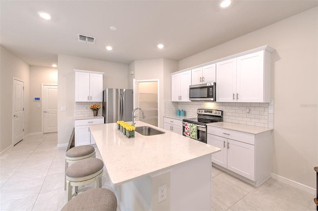 For Sale: $349,900 (3 beds, 2 baths, 1818 Square Feet)