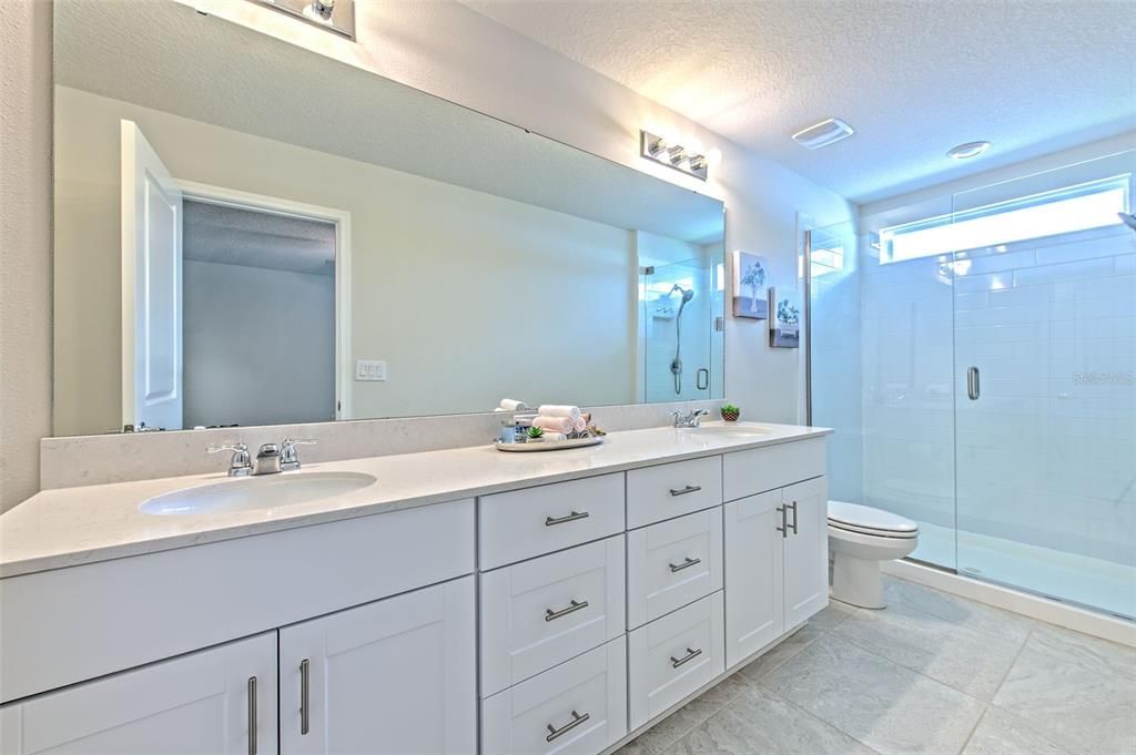 For Sale: $349,900 (3 beds, 2 baths, 1818 Square Feet)