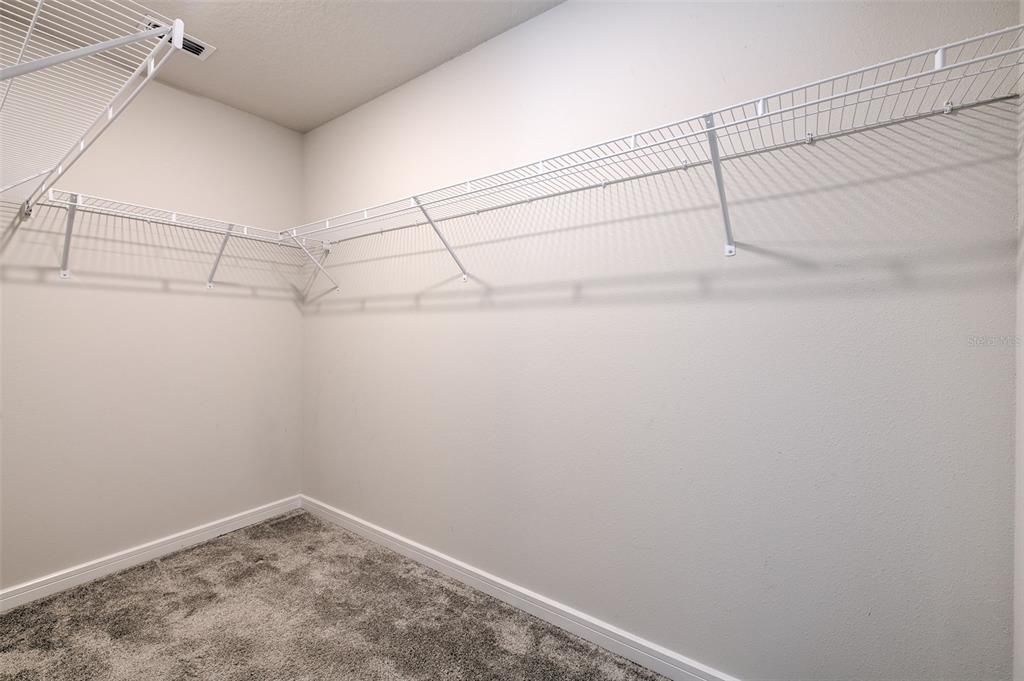 For Sale: $349,900 (3 beds, 2 baths, 1818 Square Feet)