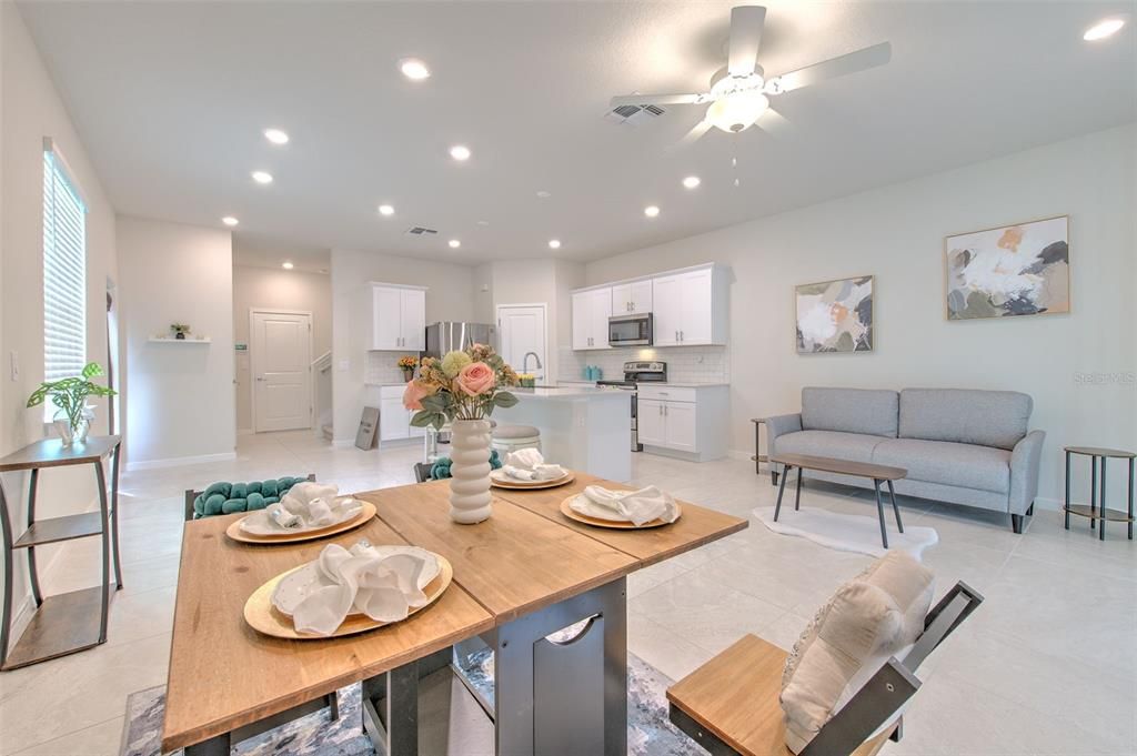 For Sale: $349,900 (3 beds, 2 baths, 1818 Square Feet)