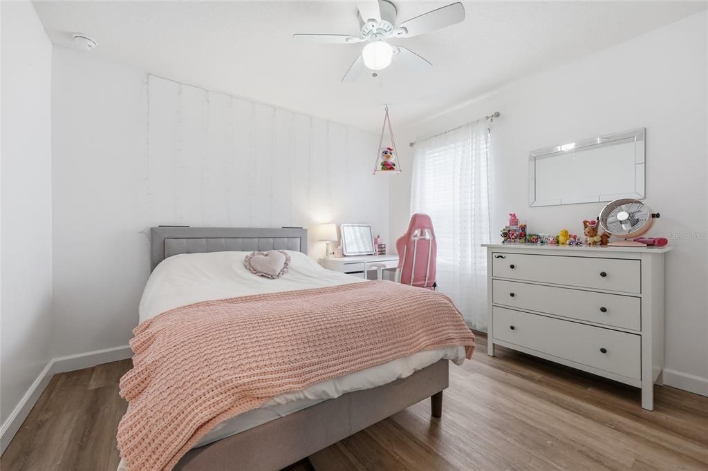 For Sale: $409,900 (5 beds, 3 baths, 2460 Square Feet)